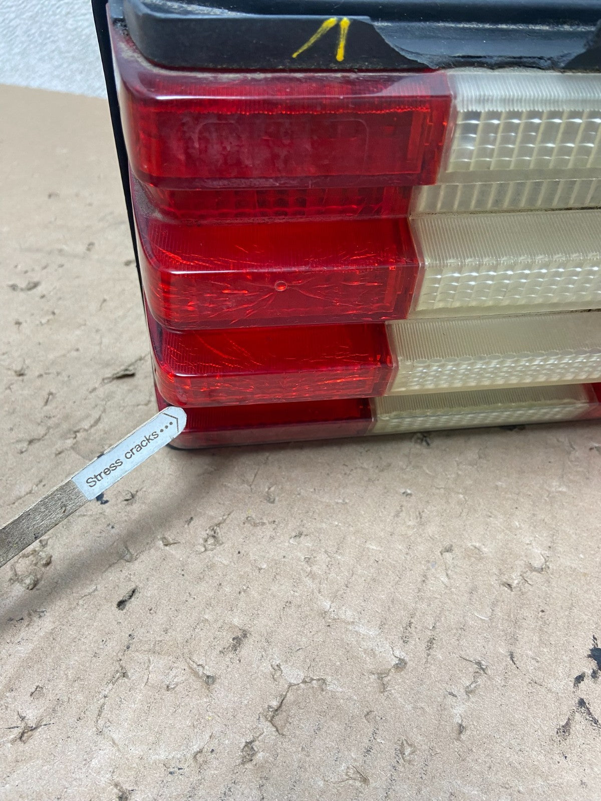 1986 to 1991 Mercedes-Benz W126 Right Passenger Side Tail Light Oem R5775 DW3