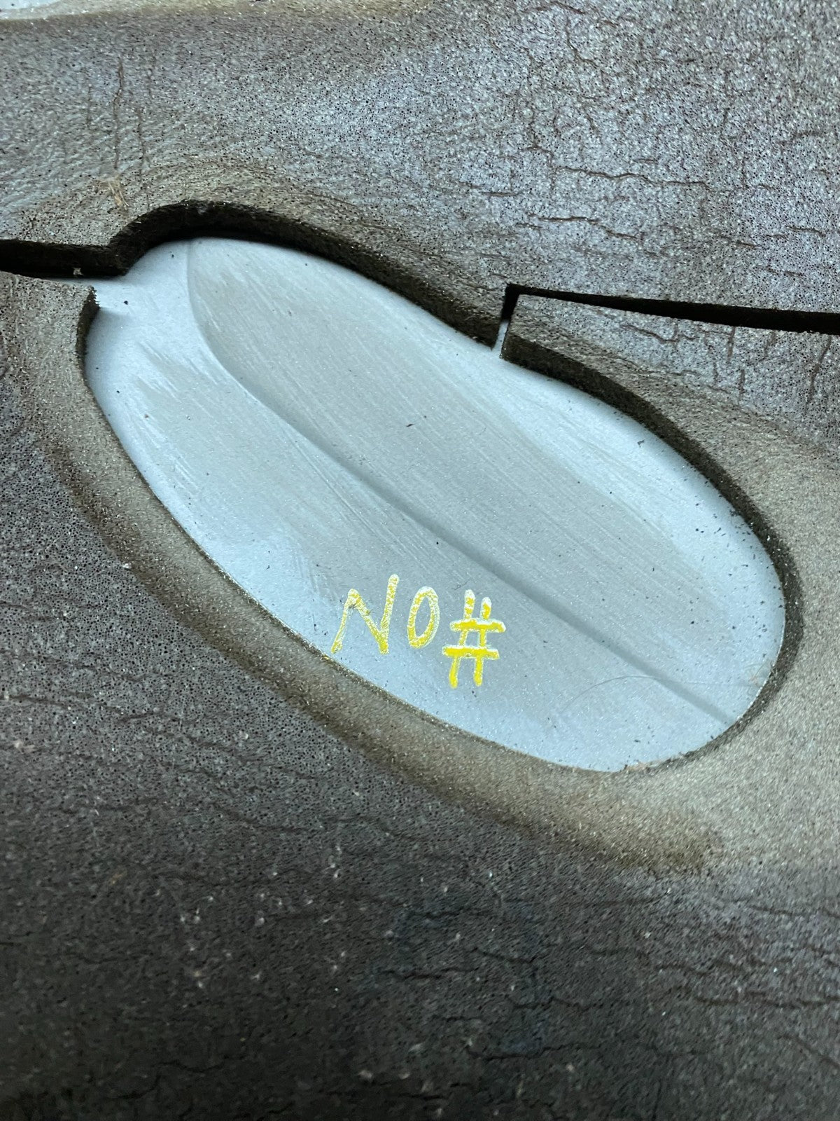 2004 to 2007  Cadillac CTS 3.6L Plastic Engine Cover Shield V9640 DG8