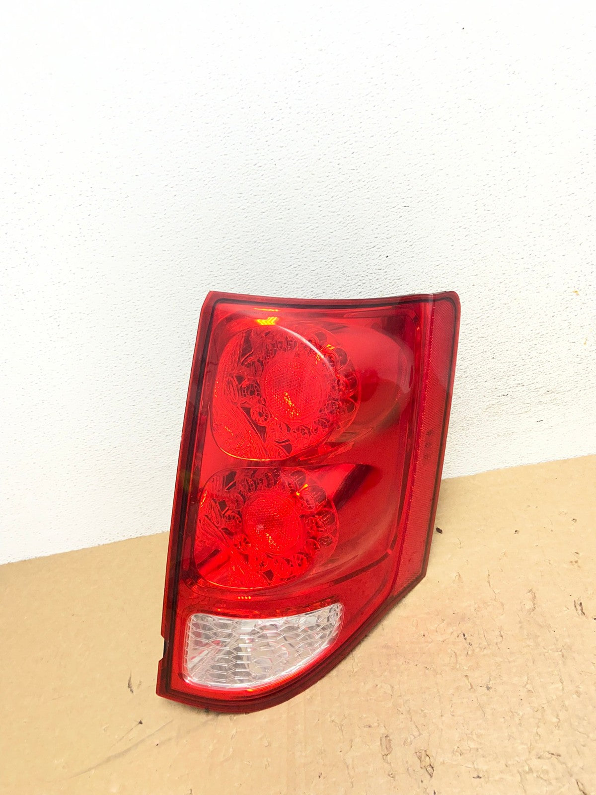 2011 - 2018 Dodge Grand Caravan Right Passenger RH Tail Light Led AG1337 LK0