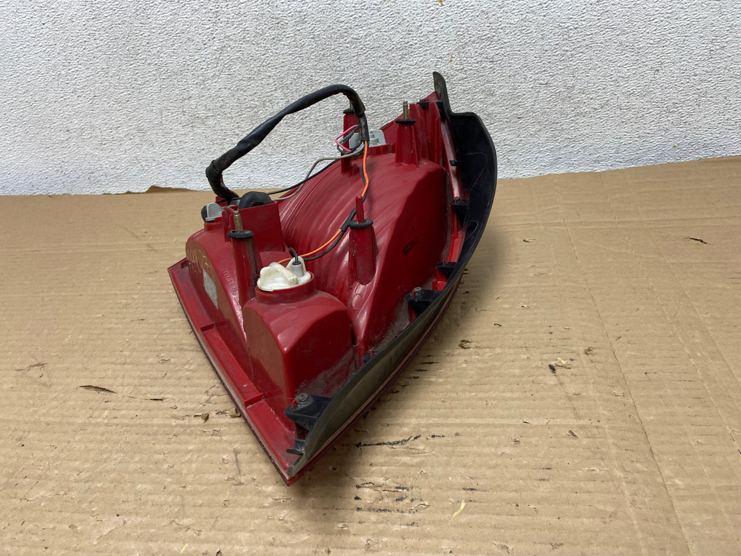 2001 2002 2003 Hyundai Elantra Right Passenger Rh Tail Light AG9087 LK4