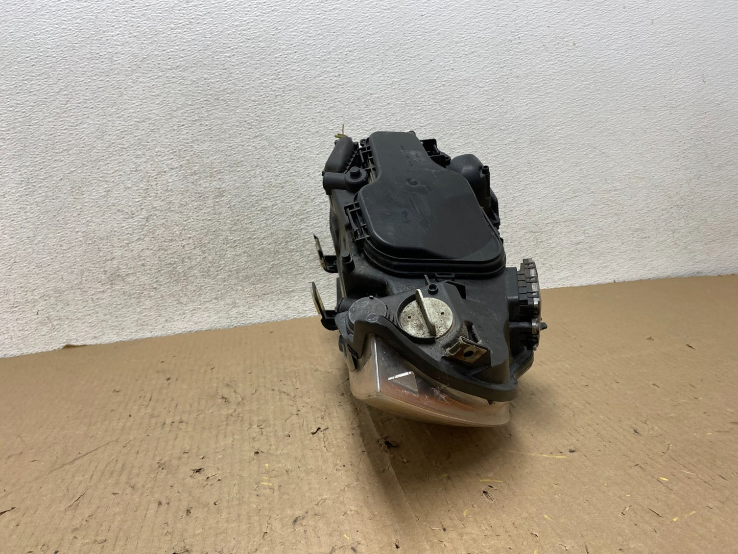 2006 to 2008 BMW 3 Series Left Driver LH AFS Xenon HID Headlight AG8060 DW8