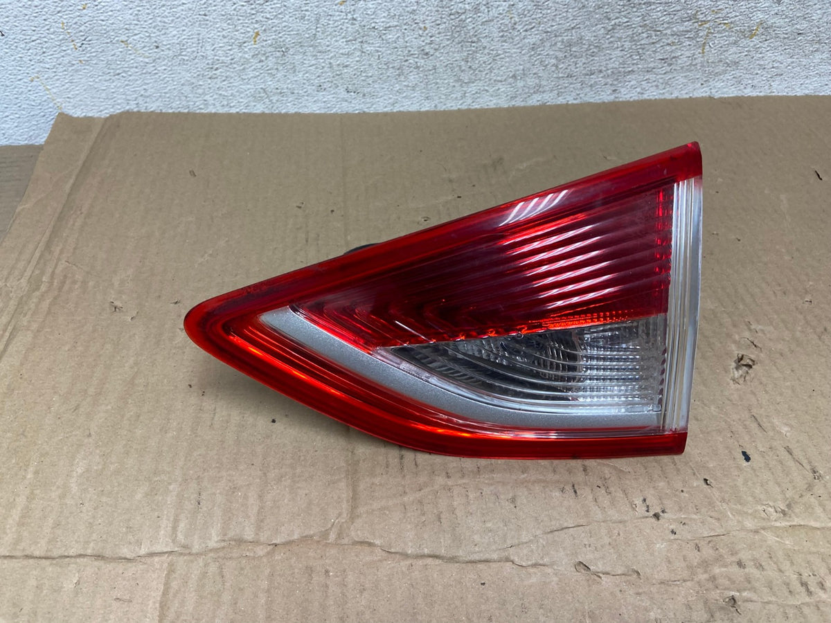2013 to 2016 Ford Escape Right Passenger RH Side Inner Tail Light AI1218 LK0