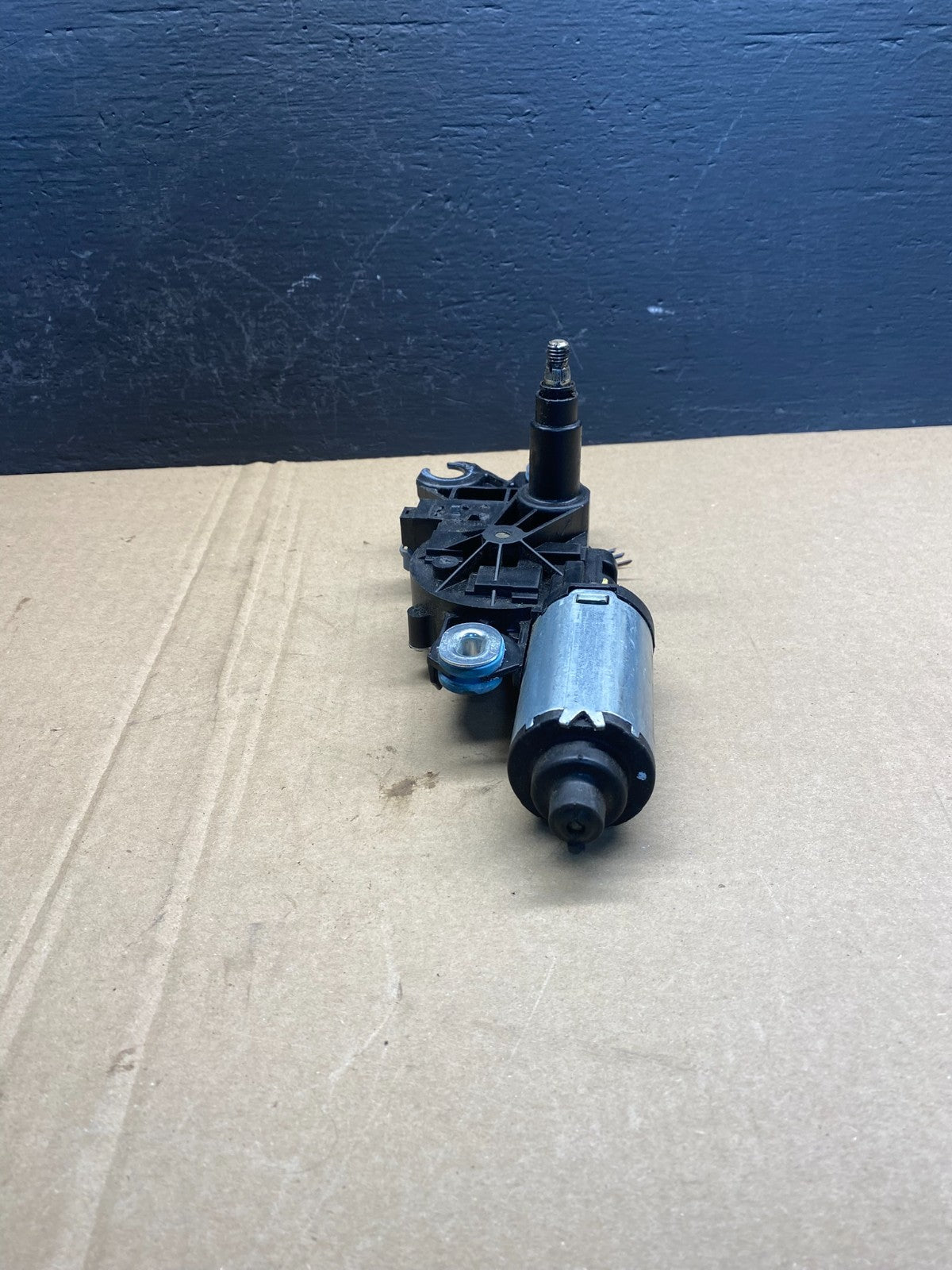 2008-2016 Volvo V70 XC60 XC70 Tailgate Back Door Rear Wiper Motor Wiper AC09532
