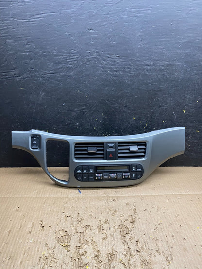 2005 to 2010 Honda Odyssey  Radio Climate Control Dash Trim Bezel V7474 DG0