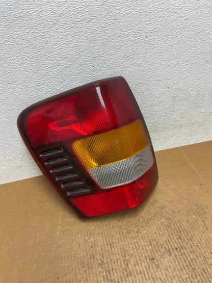 1999 - 2004 Jeep Grand Cherokee WJ Left Driver Lh Tail Light AE1330 LK2