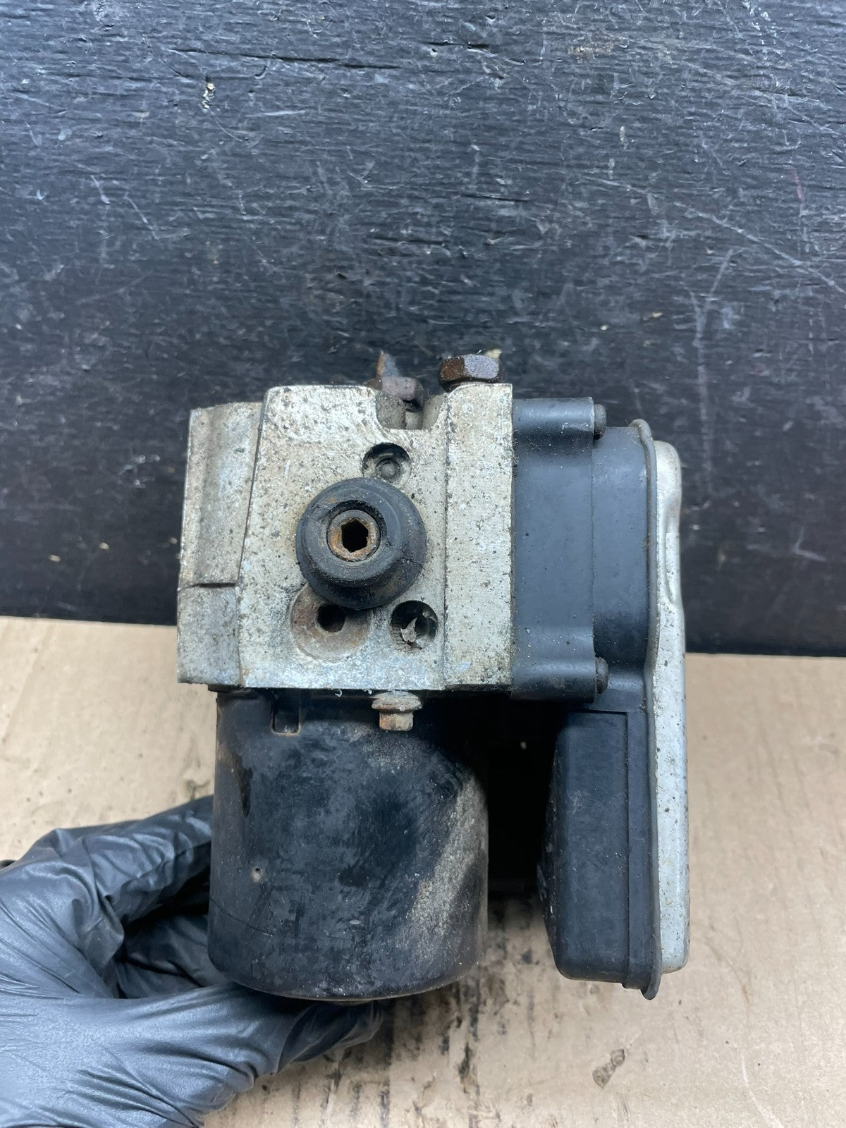 2004-2007 Chevrolet Express ABS Pump Control OEM 13567136 Module R9412 DG3