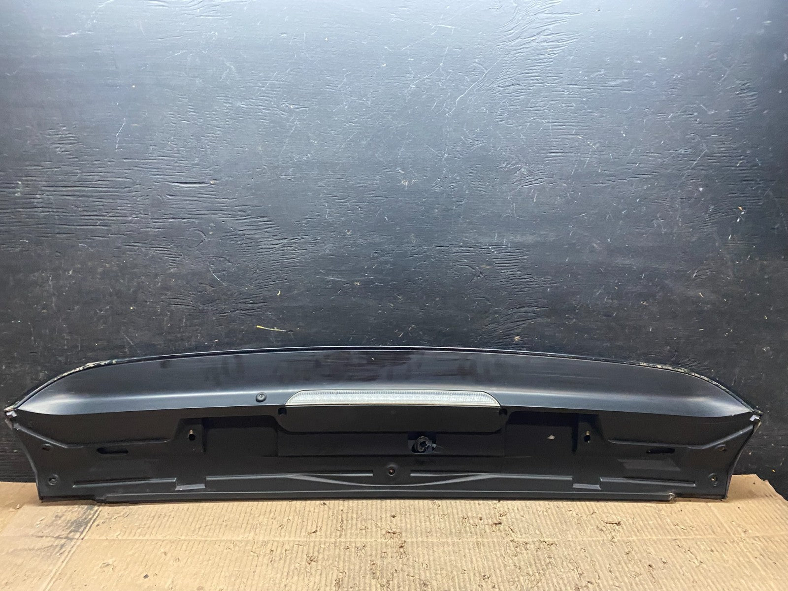 2000 to 2006 BMW X5 Trunk Hatch Spoiler T9952 DG8