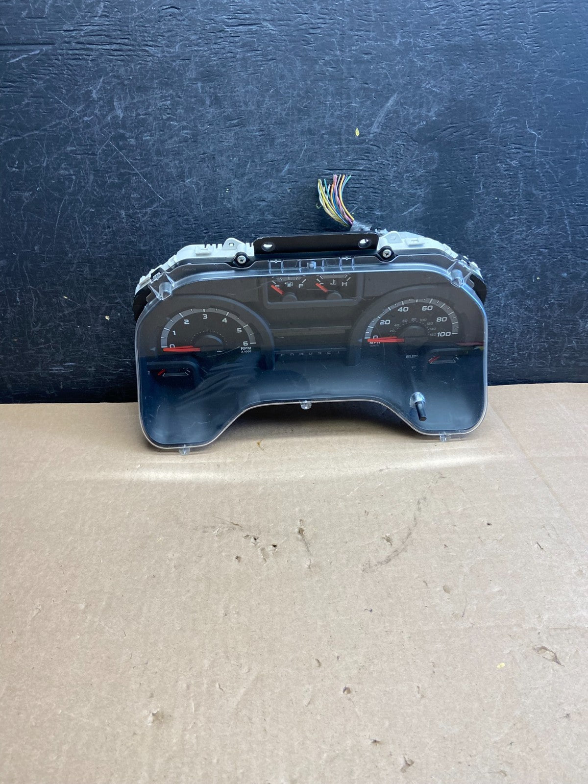 2009 to 2014 Ford E150 E250 VAN Gauge Speedometer Cluster ai3008 DG0