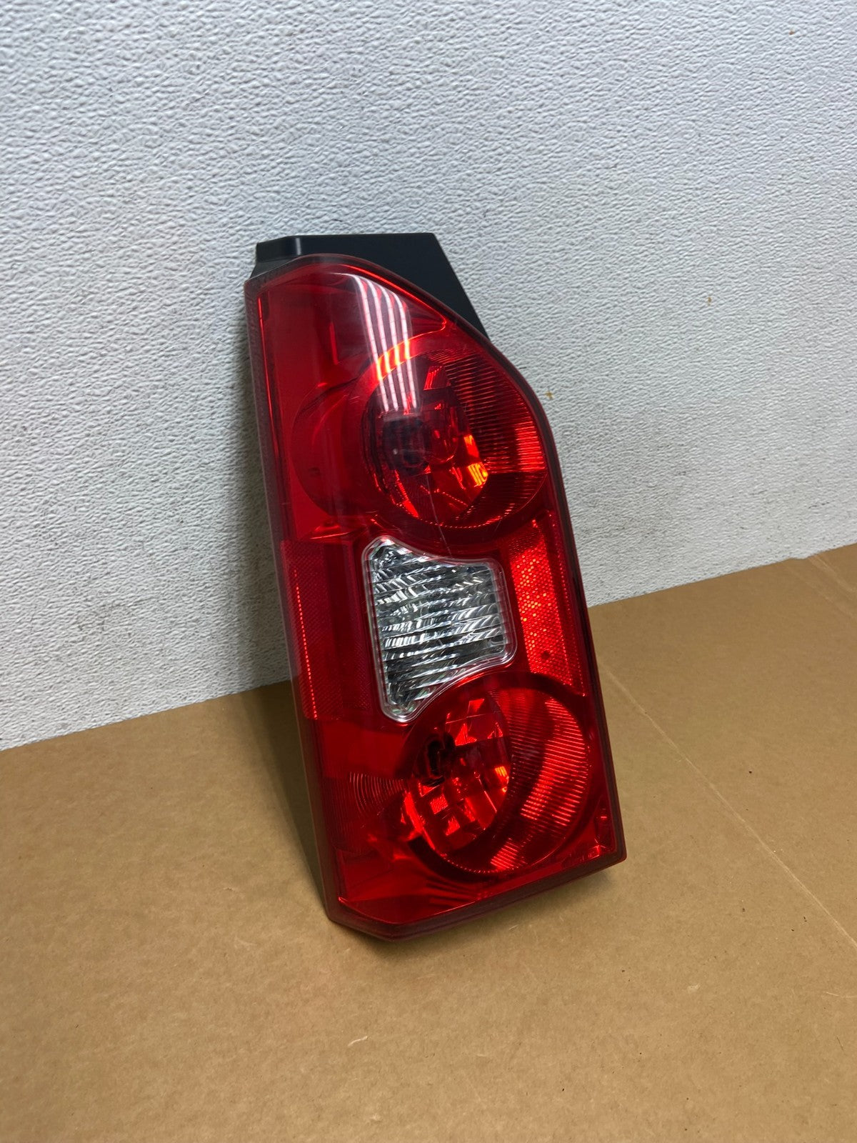 2005 to 2015 Nissan Xterra Tail light Left Driver Lh Side AD8886 DW2