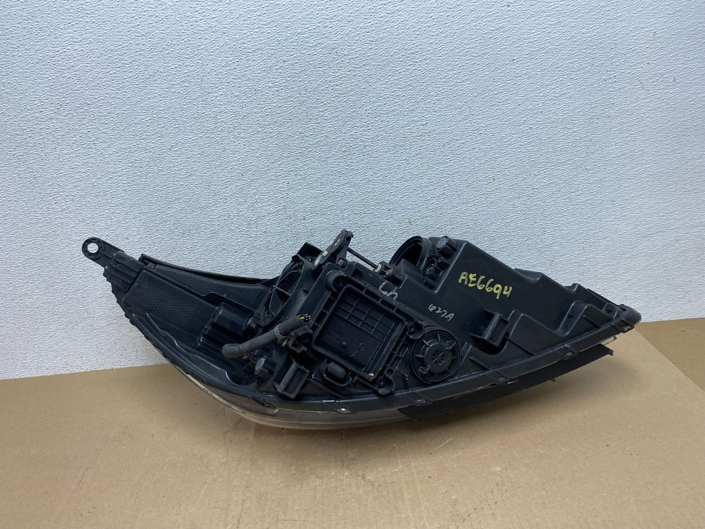 2016 to 2018 Kia Sorento Left Driver LH Side Headlight Halogen AE6694 DW7