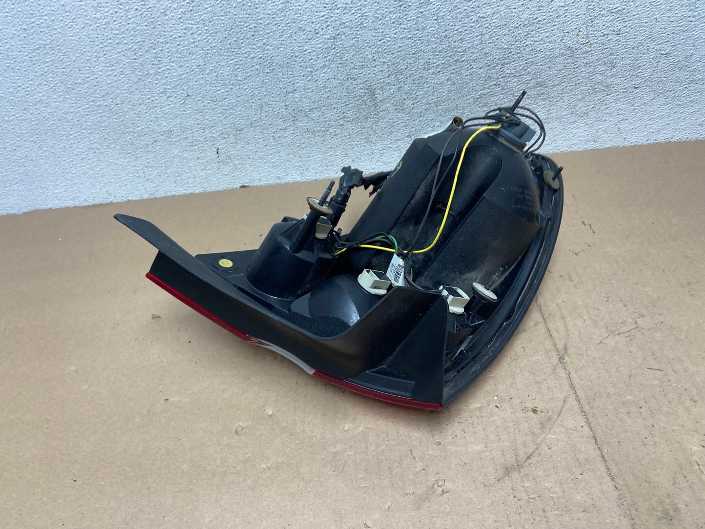 2005 to 2009 Buick Lacrosse Right Passemger RH Side Tail Light AG4639 LK4