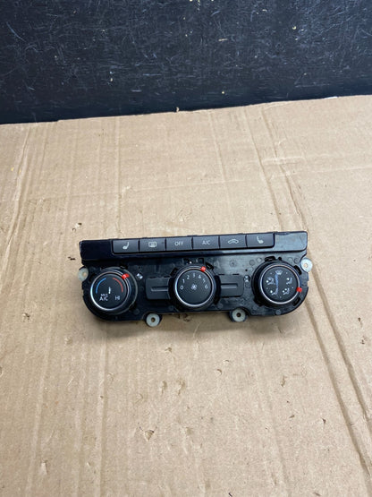 2012 - 2015 Volkswagen Passat Center Climate Control Panel AC Heater AD7123 DG0