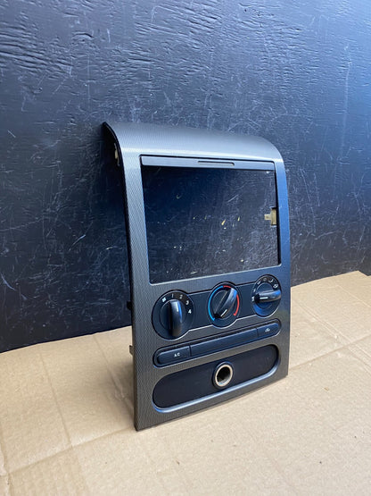 2004 to 2008 Ford F150 Radio Climate Dash Bezel Surround Black ac9289 DG2
