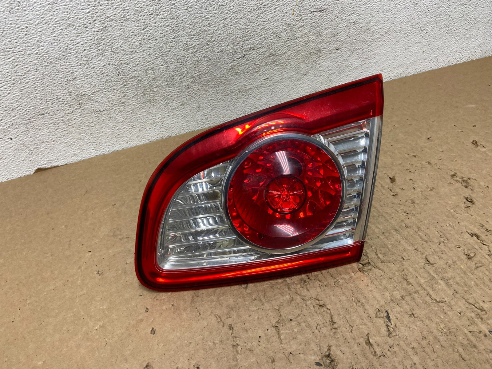 2010 2011 2012 Hyundai Santa Fe Right Passenger RH Tail Light Inner AF83680