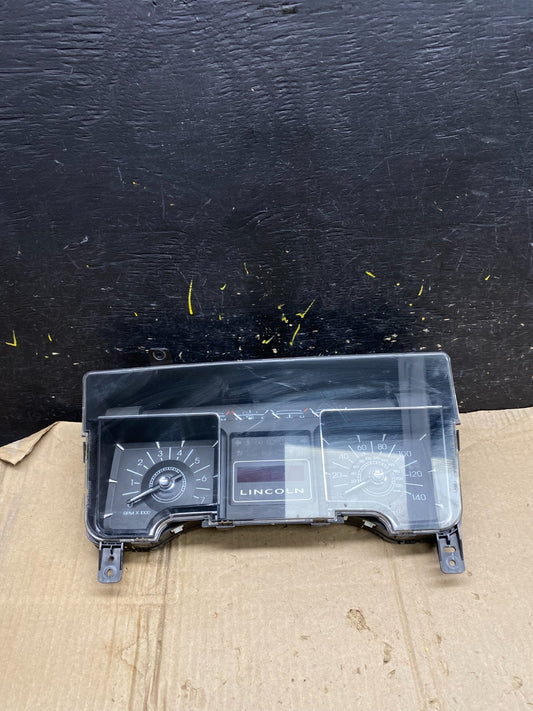 2007 to 2008  Lincoln Navigator Speedometer Gauge Cluster x5945 DG0