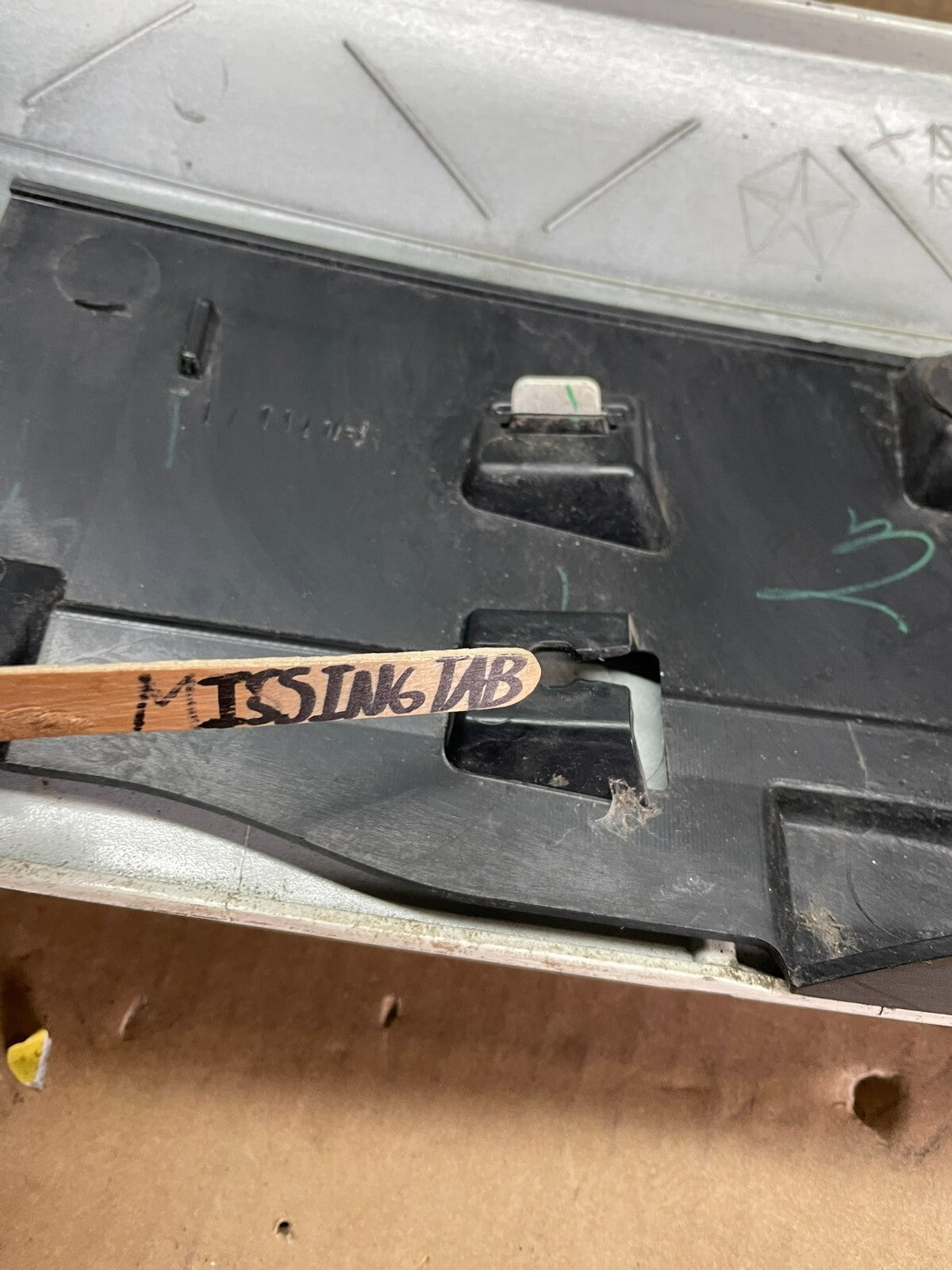 2011-2018 Dodge Grand Caravan Rear Tail Gate Trim Molding Panel OEM L9233 DG17