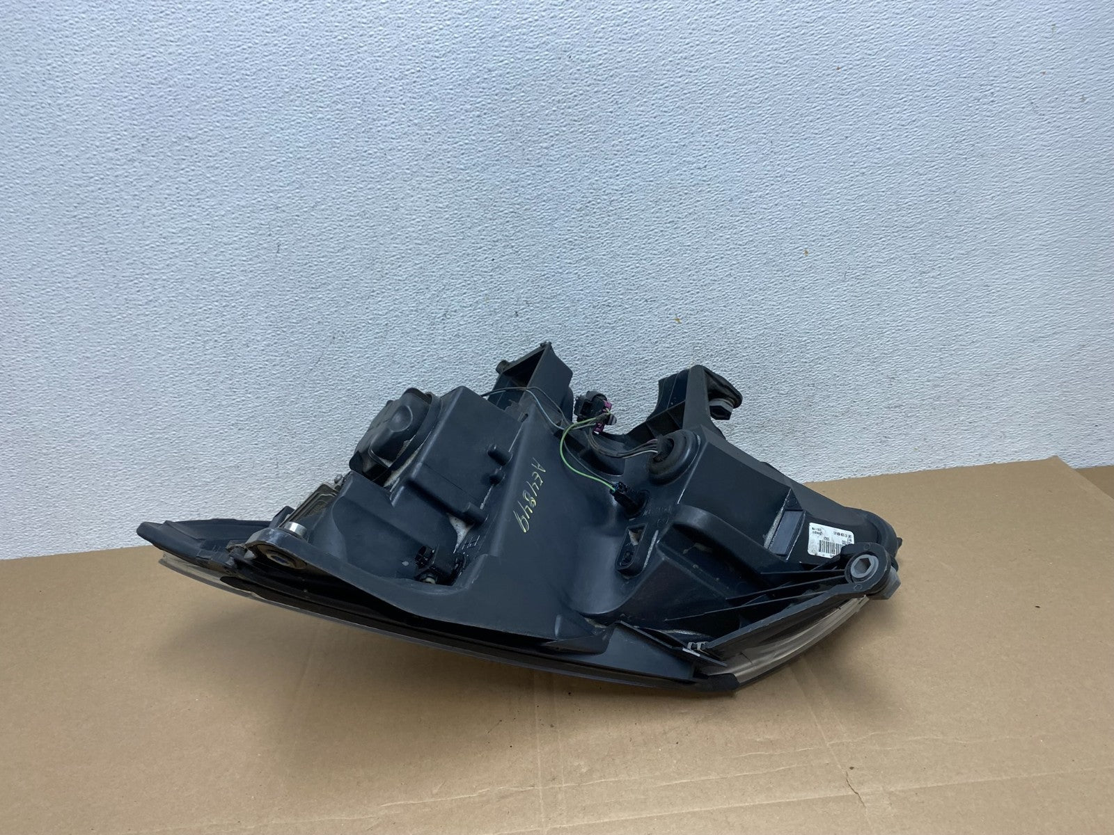 2008-2012 Buick Enclave Right Passenger Headlight Xenon Hid Two Ballast AE48495