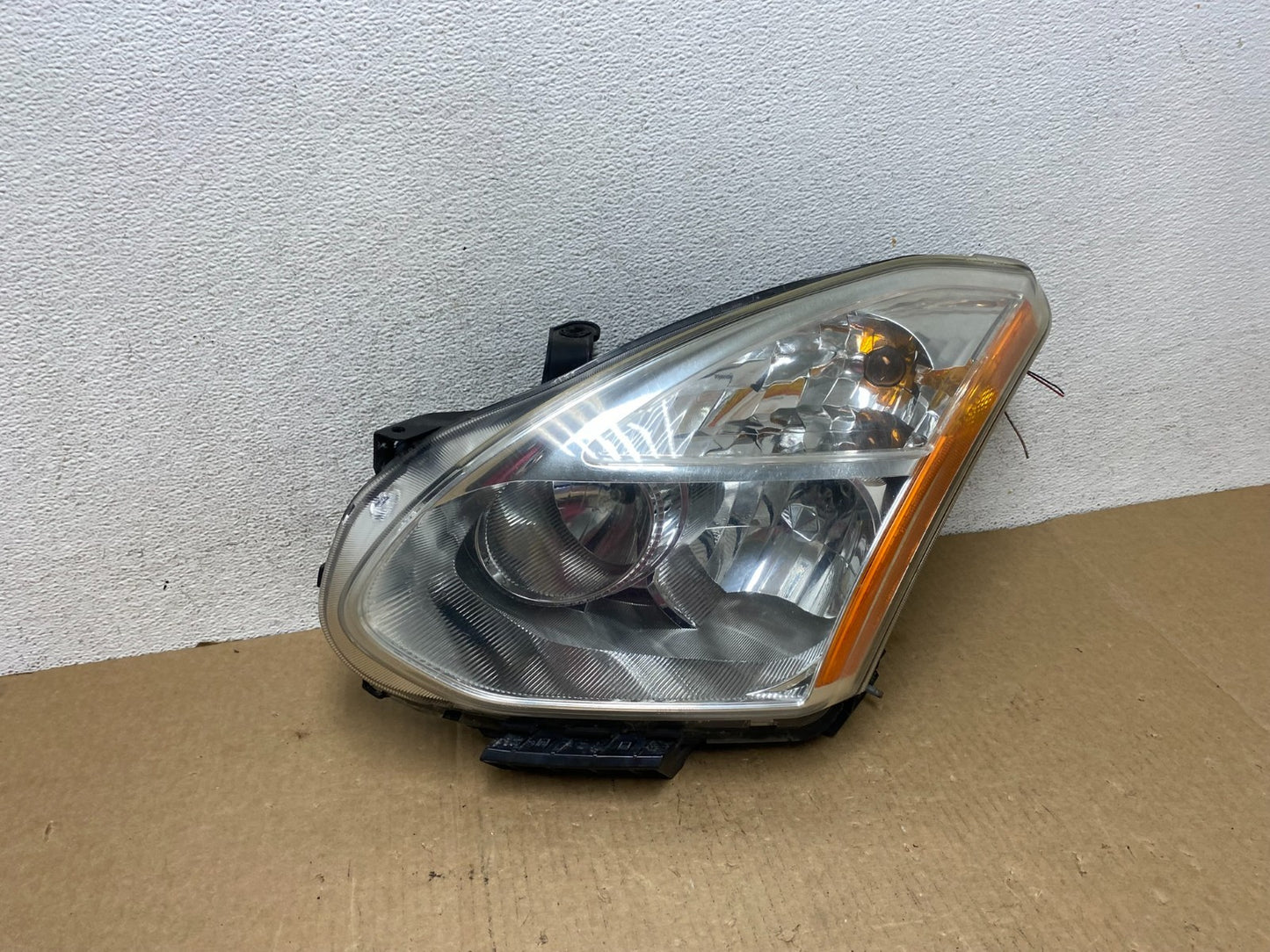 2008 to 2013 Nissan Rogue HID Xenon Headlight Left Driver Lh Side AF9664 DW0