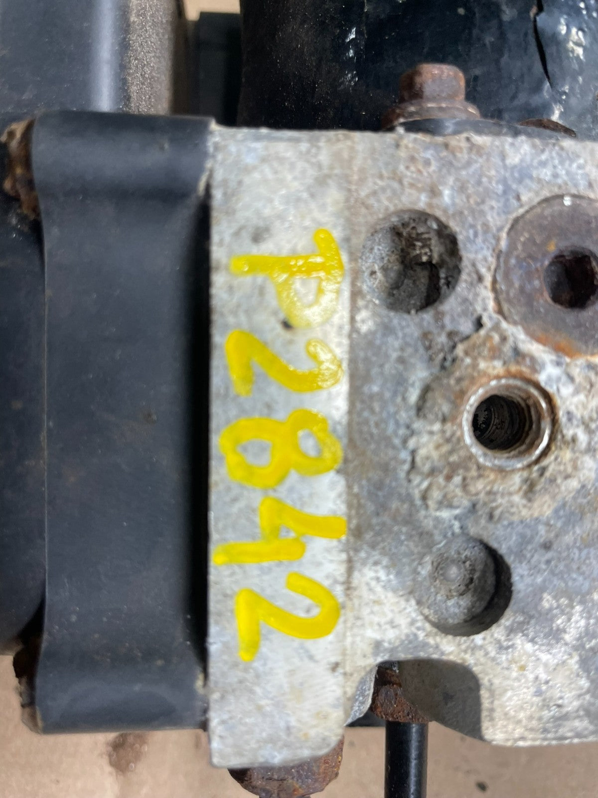 2004-07 Chevrolet Express ABS Pump Control 13567136 Module Q1434 DG6