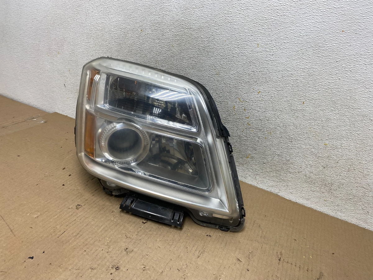 2010 to 2015 GMC Terrain Halogen Passenger Right Rh Side Headlight AH5854 DW2