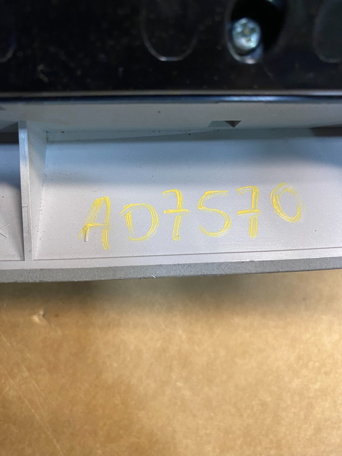 2007 to 2009 Toyota Camry Radio CD Player Climate Control Bezel AD7570 DG7