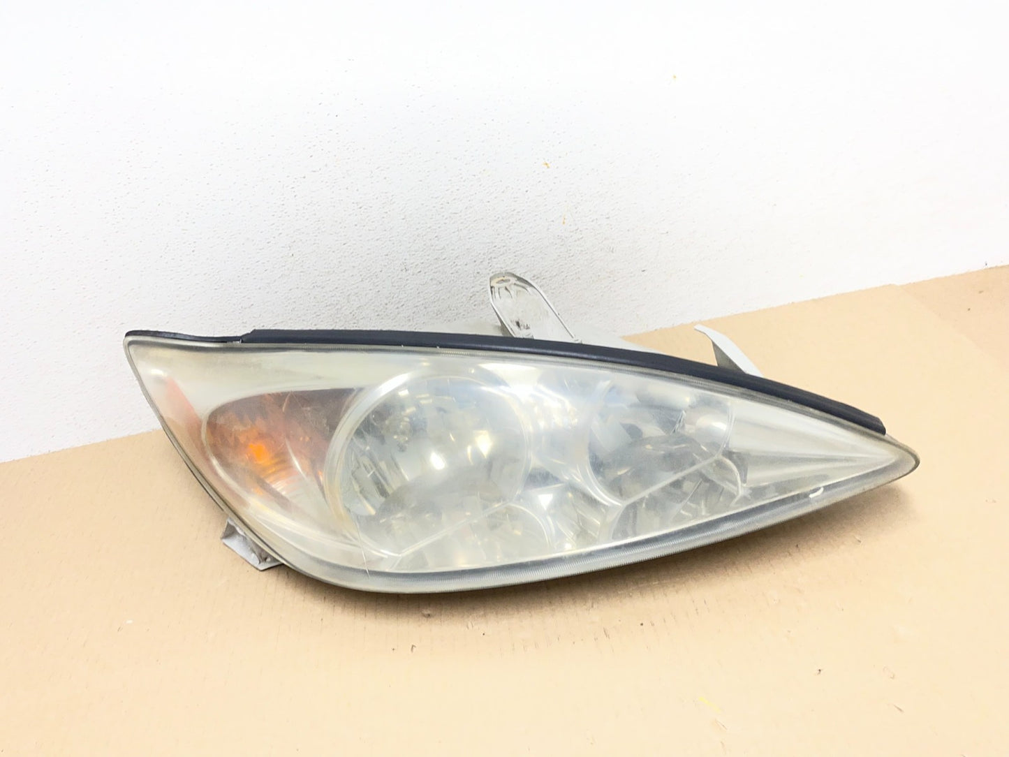 2002 to 2004 Toyota Camry Halogen Headlight Right Passenger Rh AG5841 DW0