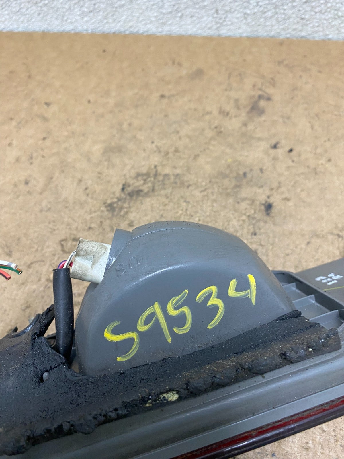 1997 1998 1999 Toyota Camry Tail Light Inner Left Driver LH Inner S9534 DW6