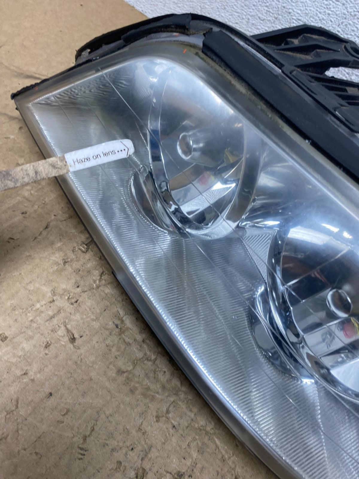 2005 to 2011 Lincoln Town Car Left Driver LH Side Headlight AG1181 DW4