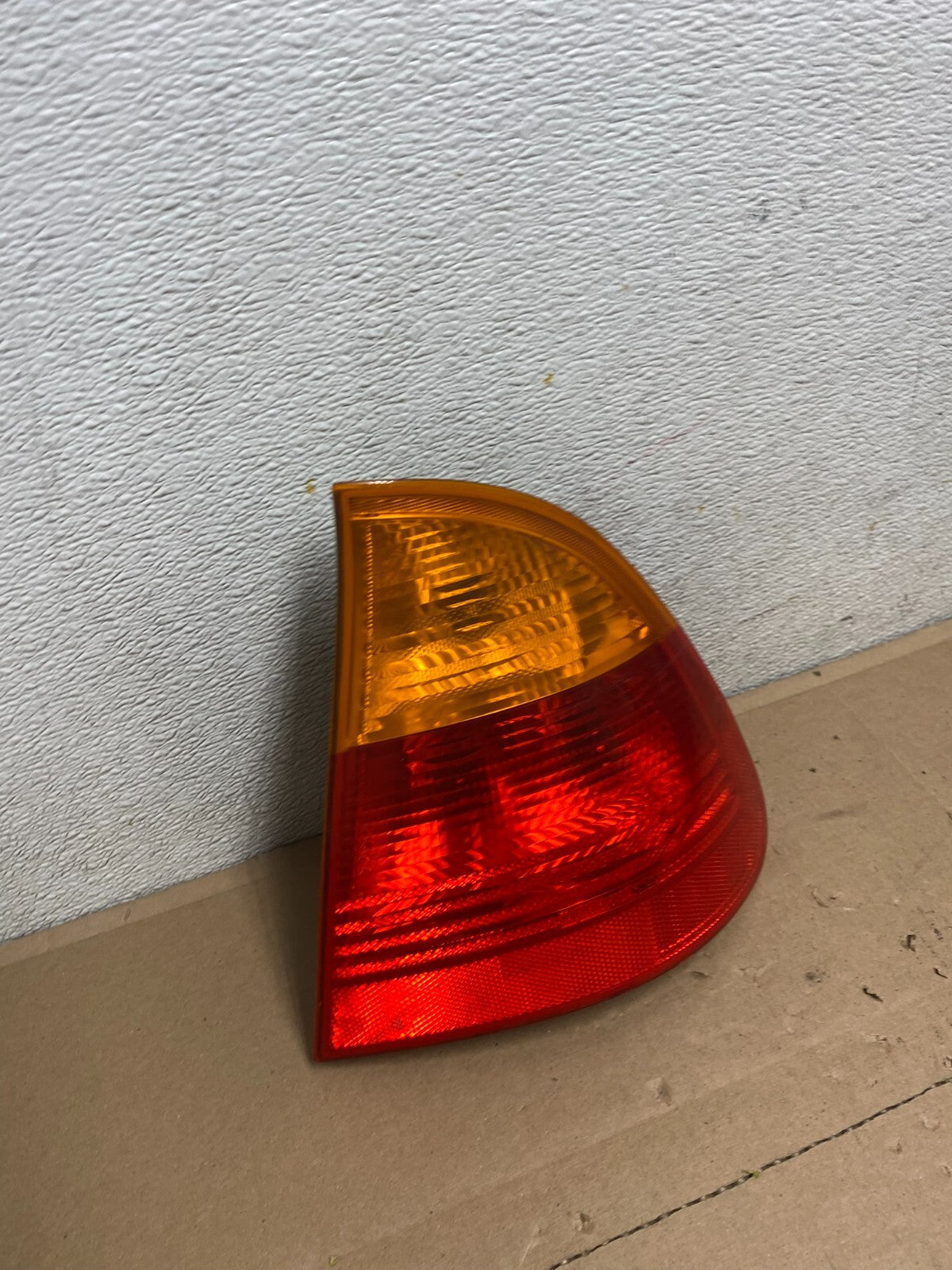 2000-2005 BMW 3 Series Wagon Touring Right Rh Side Tail Light Oem I9620 DW2
