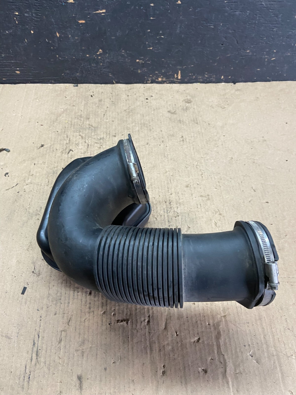2007 to 2010 BMW X5 Air Intake Cleaner Duct Tube Pipe O0571 DG4