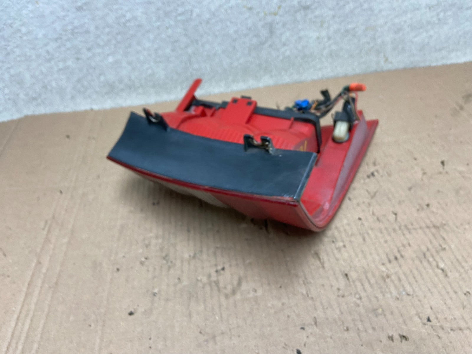 2002-2005 Mercedes ML350 ML-Class Left Driver Lh Side Tail Light OEM Y0131 DW5