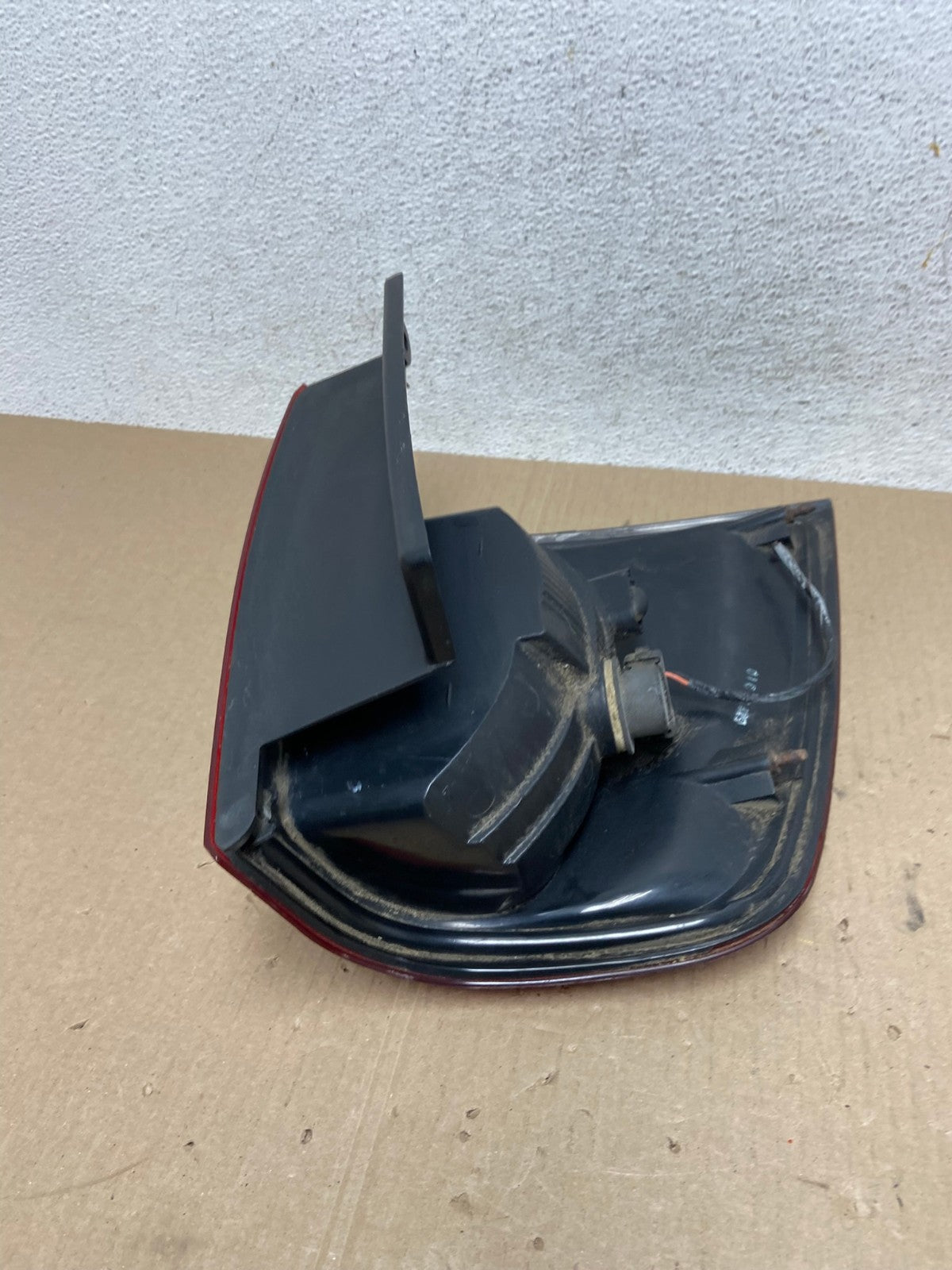 2003 to 2006 Lincoln Navigator Right Passenger Side Tail Light AE7004 LK5