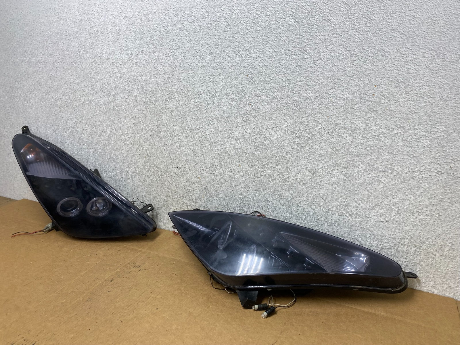 2000 to 2005 Toyota Celica Left+Right Set LED Black Headlights AD4631 DG1