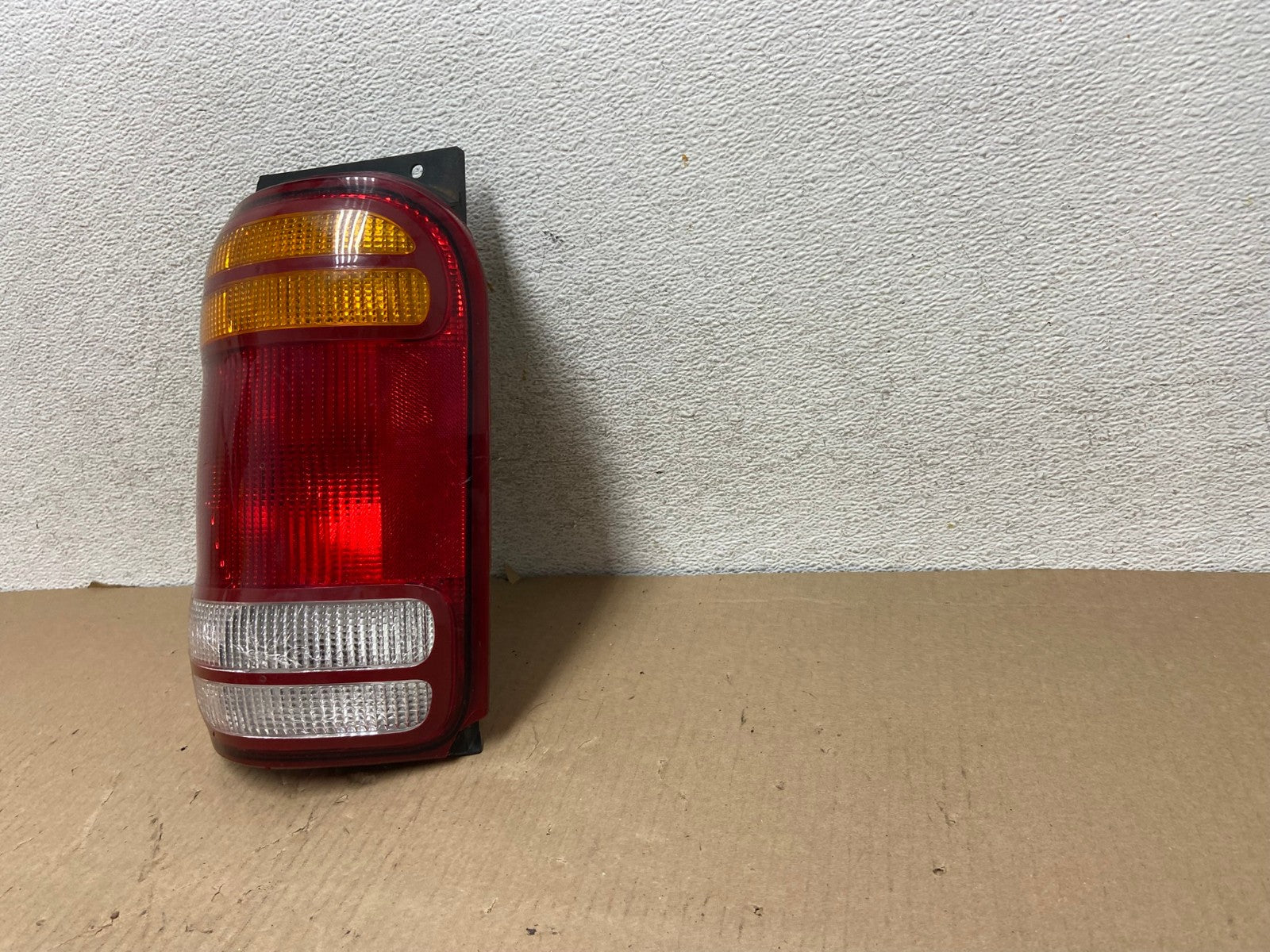 1998 to 2001 Ford Explorer Left Driver Side Tail light AG7936 LK2