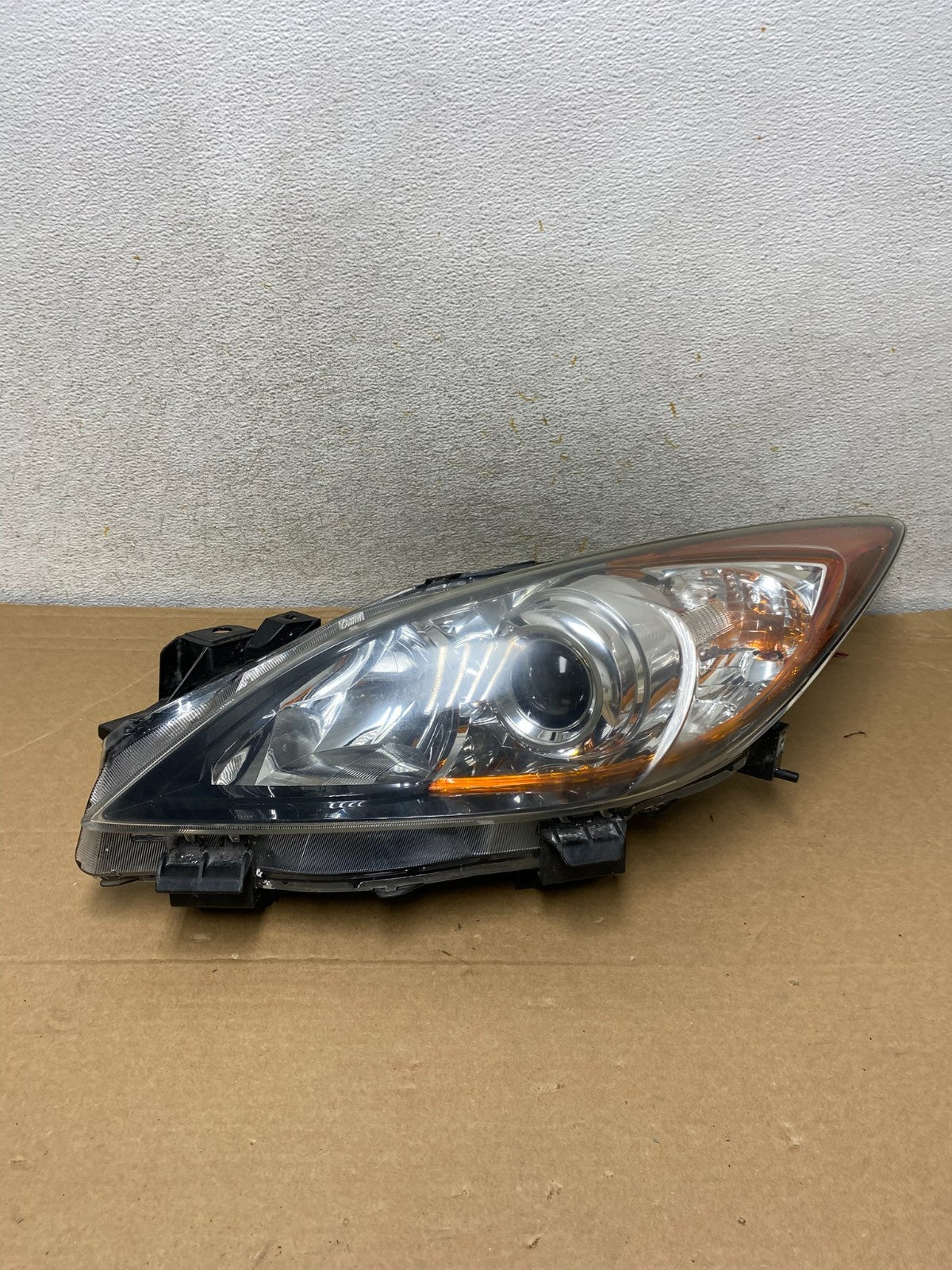 2010 - 2013 Mazda 3 Left Driver LH Halogen Headlight AH8195 DW0