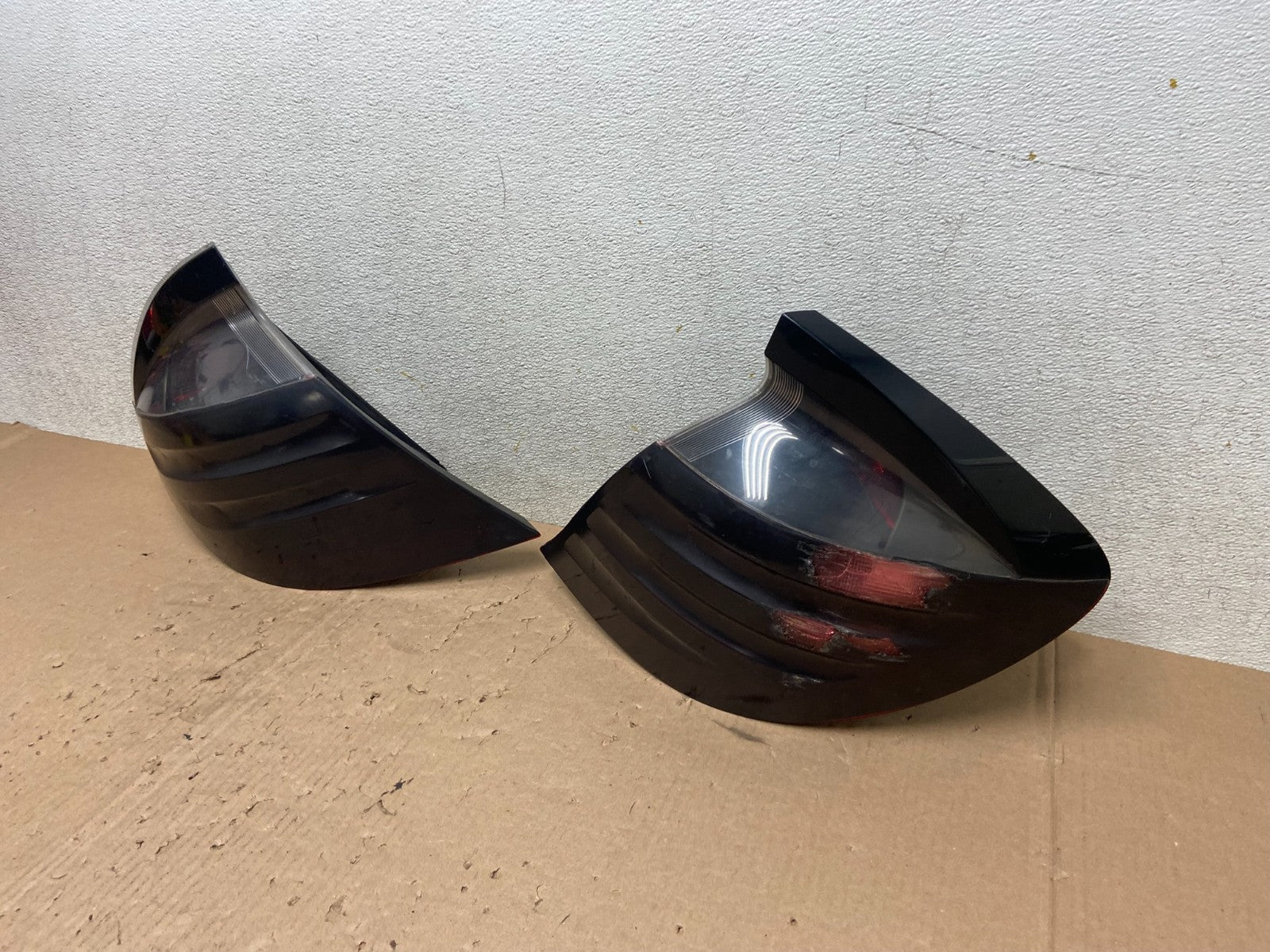 2002 to 2005 Mercedes C C230 Kompressor Coupe Left+Right Set Tail Light R5774 DG1