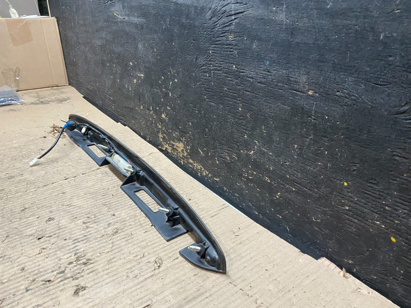 2006 - 2008 Lexus RX400h Tailgate Liftgate Handle License Plate Light V4168 DG5
