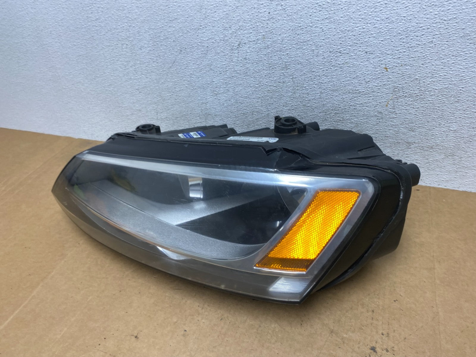 2011 to 2014 Volkswagen Jetta Left Driver LH Headlight Halogen AE3004 DW1