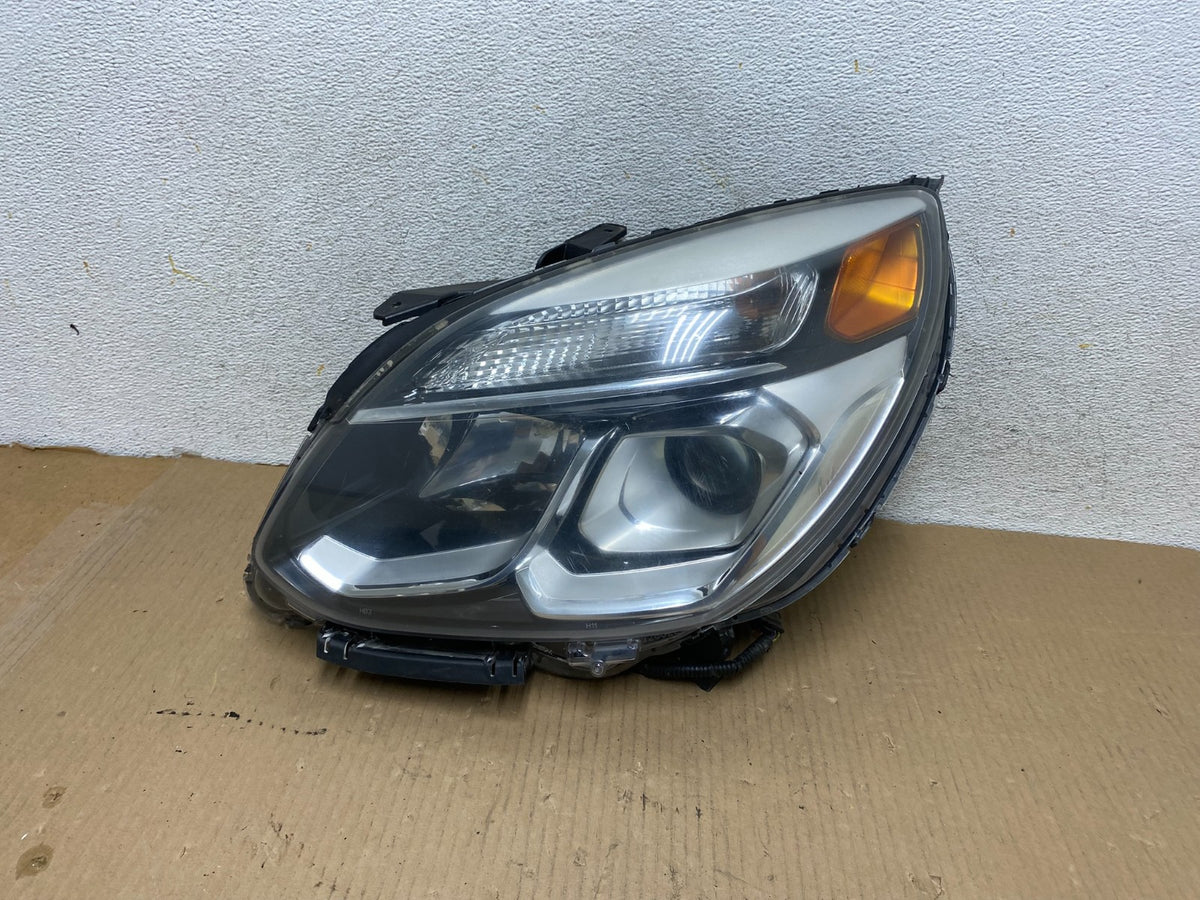 2016-2018 Chevrolet Equinox Left Driver LH Halogen Headlight AH3055 DW0