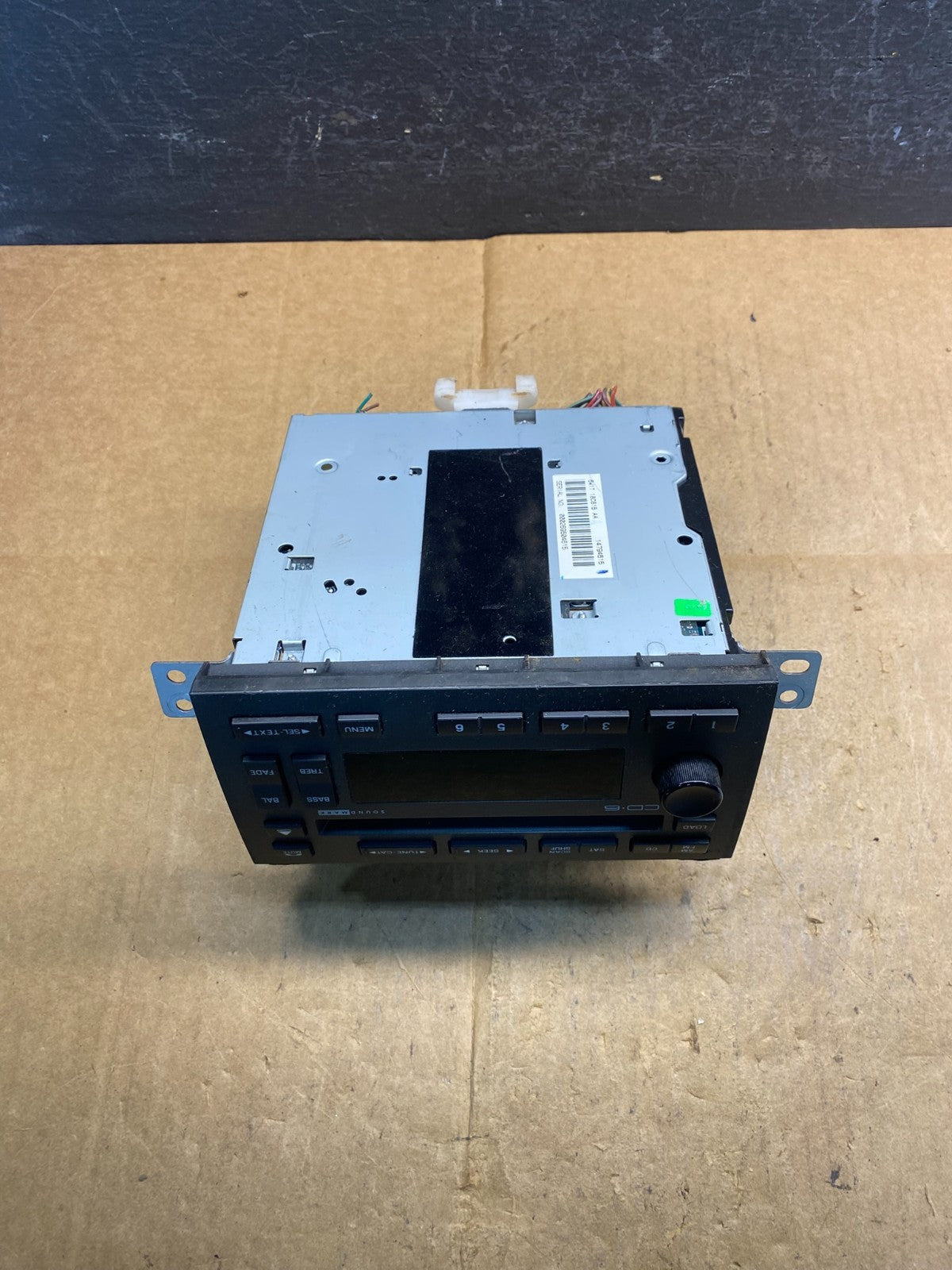 2003 - 2010 Lincoln Town Car AM/FM Radio CD Player AD3644 DG4