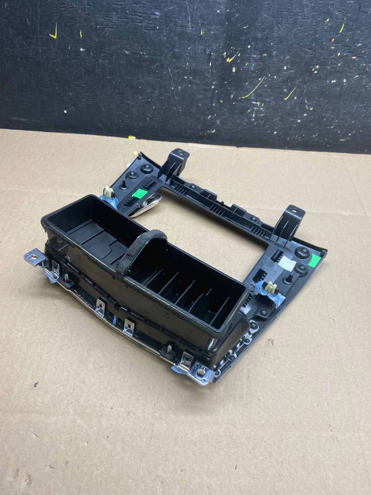 2013 - 2017 Lincoln Mkt Center Dash Gps Radio Bezel Panel Air Vent OEM T9129 DG4