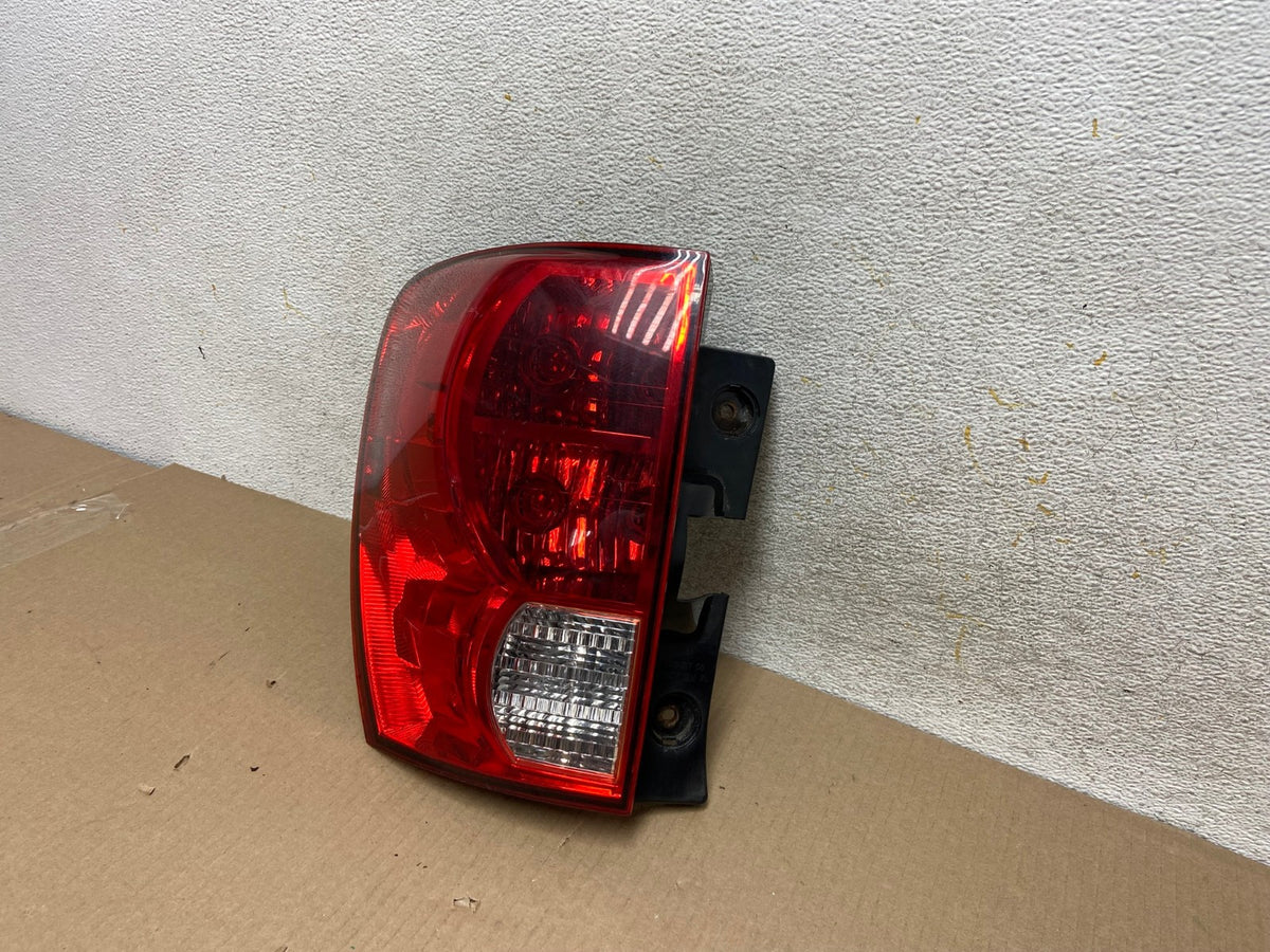 2006-2009 Pontiac Torrent Left Driver LH Side Tail Light AH4364 LK2