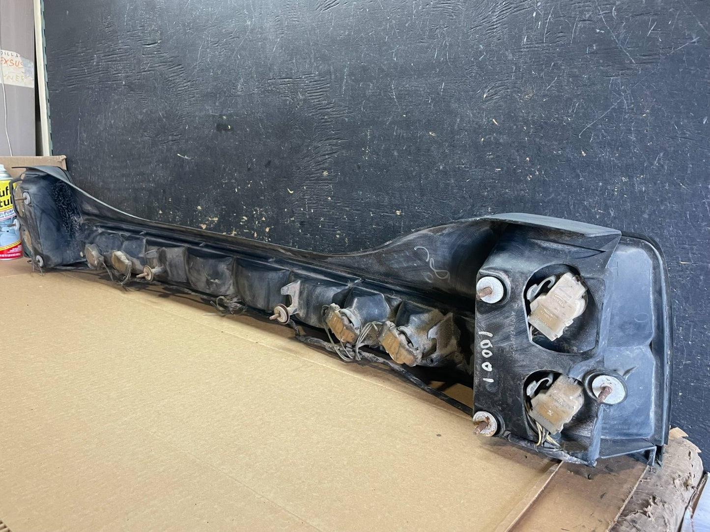 1990 1991 Oldsmobile Calais Rear Center Trunk Tail Light AA6002 DG9