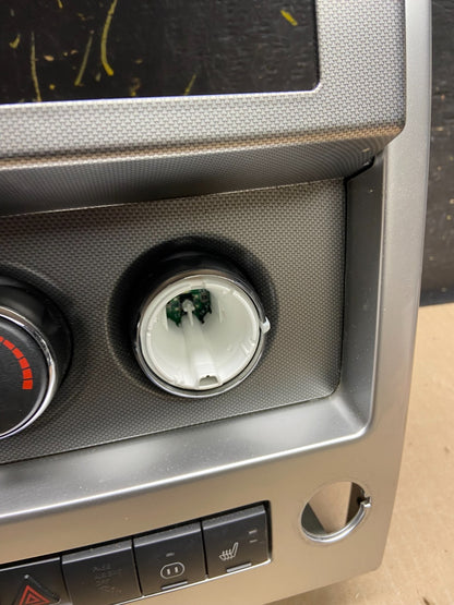 2008 to 2012 Jeep Liberty Dash Climate Temperature Control Radio Bezel ab1942 DG2