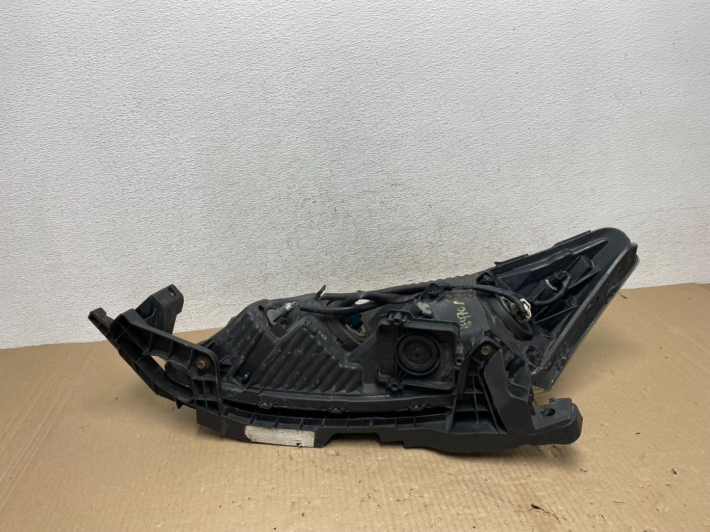 2008 to 2012 Honda Accord Sedan Right Passenger RH Headlight AE9701 DW8