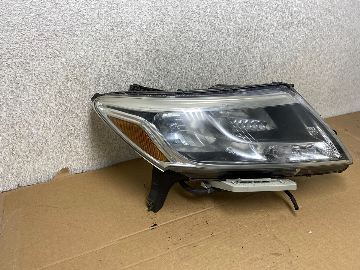 2013 to 2016 Nissan Pathfinder Right Passenger RH Side Headlight AH7787 DW1