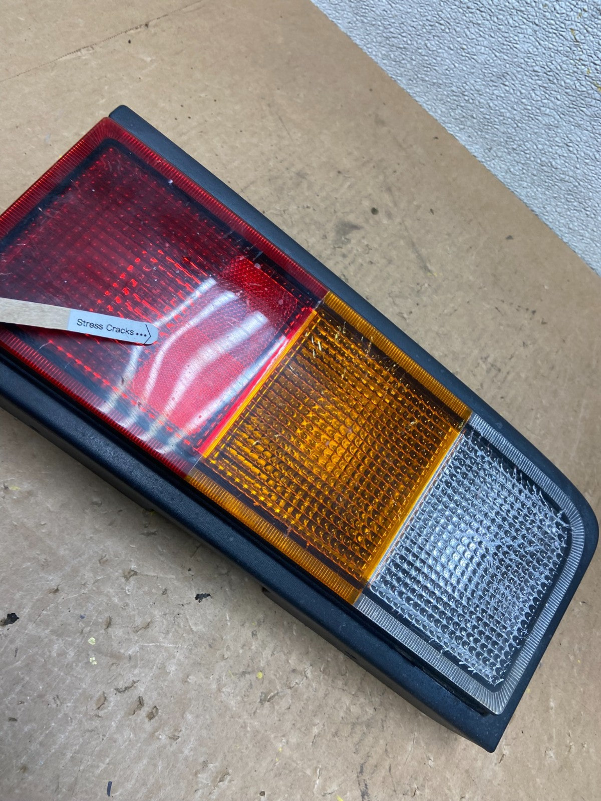 2003 to 2004 Hummer H2 Left Driver LH Side Tail Light OEM Z7778 DG3