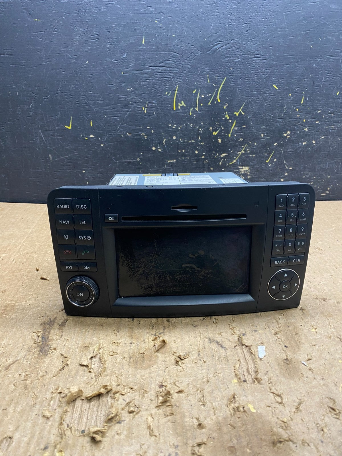 2009-2012 Mercedes X164 GL550 ML500 Radio Navigation Screen Display Z7507 DG0
