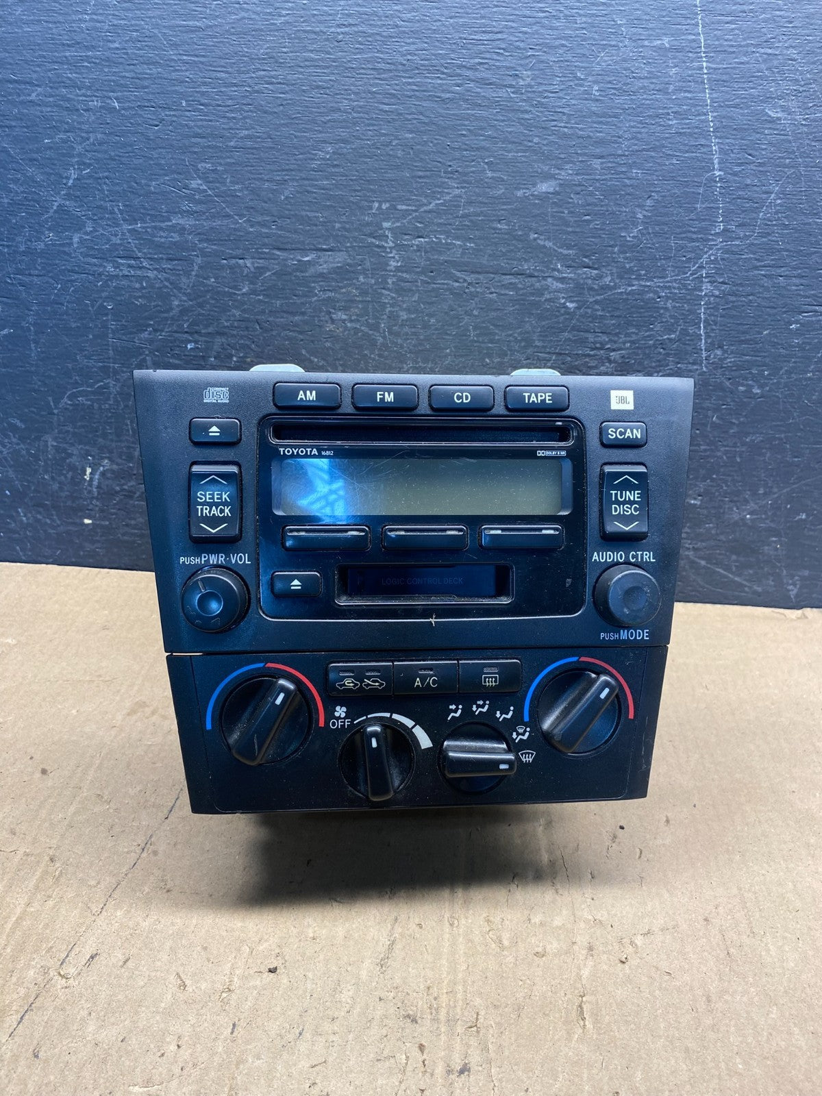 2000-2004 Toyota Avalon Radio Stereo 6 CD Tape Player Climate Control AE7826 DW0