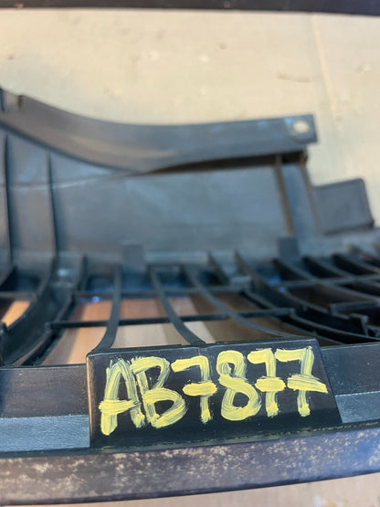 2005 2006 2007 Jeep Grand Cherokee Front Upper Grill Grille AB78778